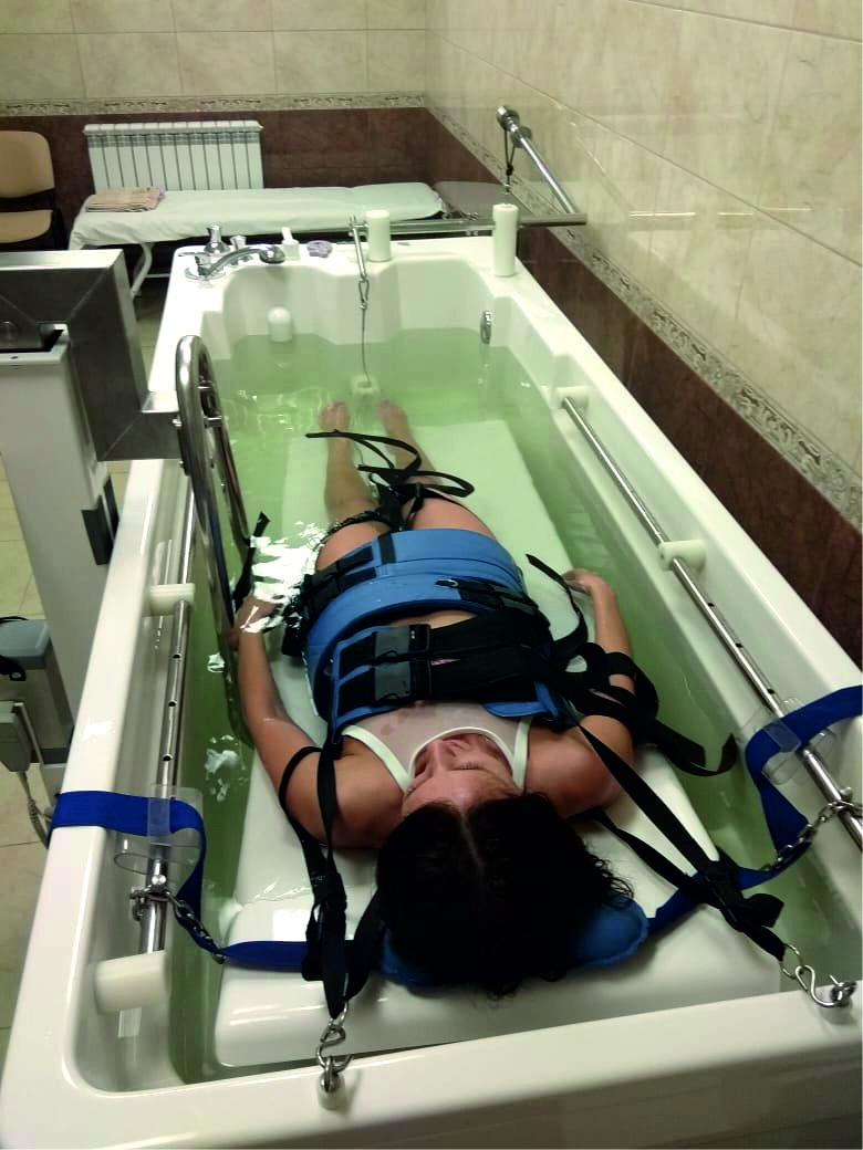 Тракционная терапия с помощью подводного вытяжения позвоночника